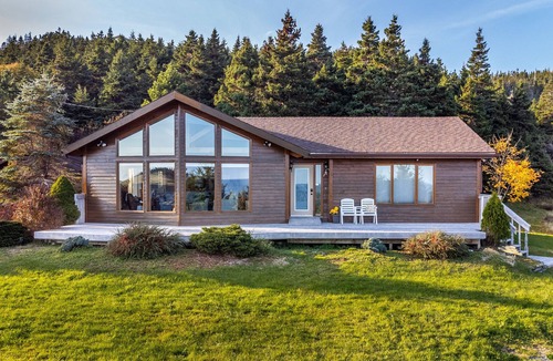 Tors Cove Cottage | Breathtaking 3 Acres of Oceanfront - Overlooking the Atlantic Ocean