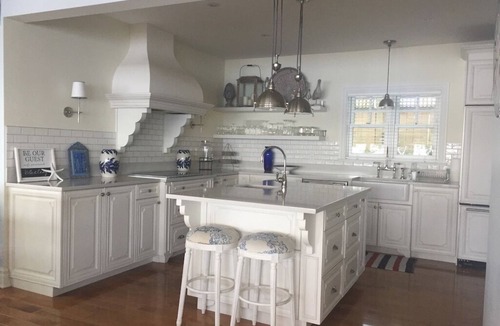 Lac-Brome House | Breathtaking Lakefront View Million Dollar View by the Lake in Quebec