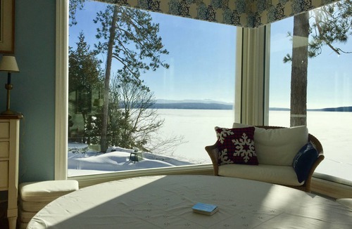 Lac-Brome House | Breathtaking Lakefront View Million Dollar View by the Lake in Quebec