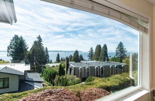 West Vancouver House | Breathtaking OceanView 5BDR Villa