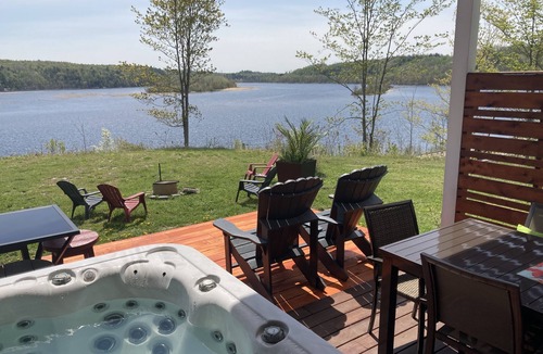 Mauricie Apartment | Breathtaking views, 2 spas, sauna, steam room.
