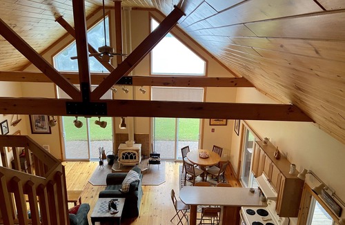 Leeds and the Thousand Islands Cottage | Breathtaking views at Cardinal Lakehouse, Gananoque (Eastern Ontario)