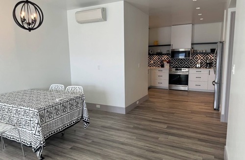 Comox House | Breathtaking Waterfront suite in central Comox