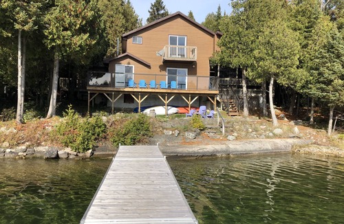 Tobermory House | Breezes By the Bay