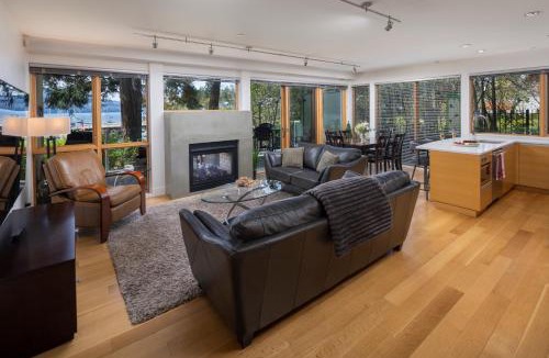 Brentwood Bay Resort | Brentwood Bay Resort & Spa