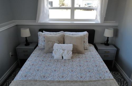 Stratford Bed & Breakfast | Bright 2-Room Guest Space in Stratford