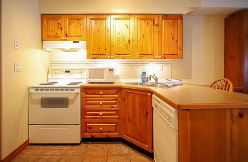 Sun Peaks Condo | Bright and Central Studio with Private Hot Tub