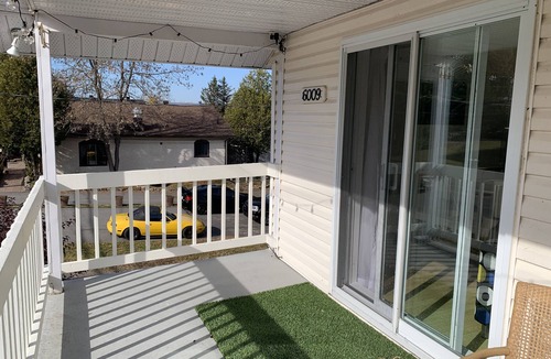 Val Morin Apartment | Bright apartment in the peaceful village of Val-Morin