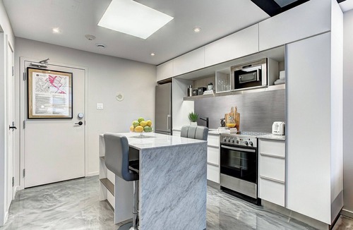 Shaughnessy Village Apartment | Bright Apartment with All Amenities