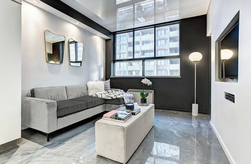 Shaughnessy Village Apartment | Bright Apartment with All Amenities