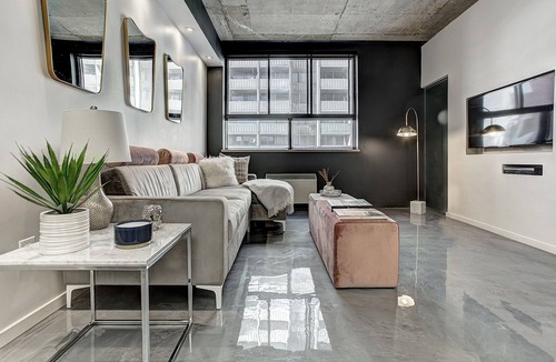 Shaughnessy Village Apartment | Bright Apartment with All Amenities
