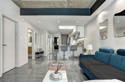 Shaughnessy Village Apartment | Bright Apartment with All Amenities
