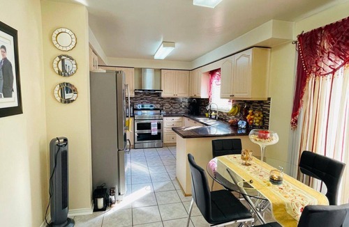 Brampton House | Bright & Beautiful 3BR Getaway