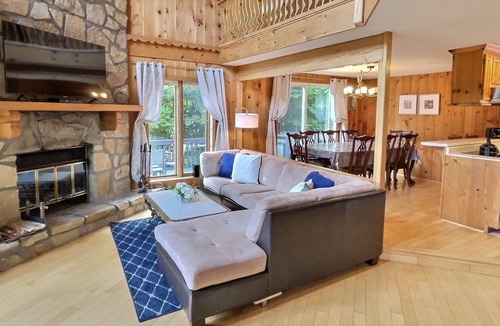 Sainte-Agathe-des-Monts Ski Chalet | Bright & Cozy 5 Bdrm Mountain Chalet w/Spa & Pool