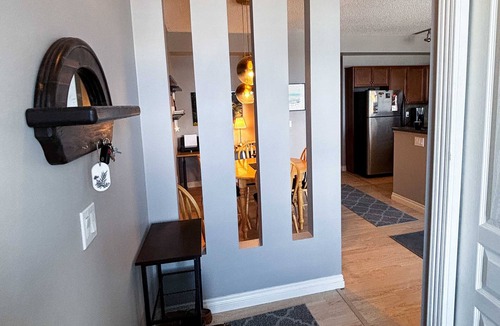 Northwest Calgary Condo | Bright, clean one bedroom condo with amazing views. Quick exit to the mountains!