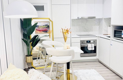 Vaughan Apartment | Bright & Cozy 1 Bedroom Retreat - 15 minutes to Toronto Pearson Int’ Airport