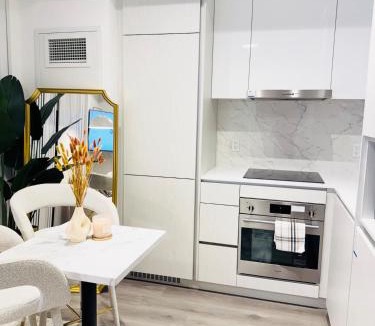 Vaughan Apartment | Bright & Cozy 1 Bedroom Retreat