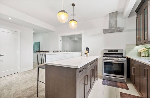 Conrich House | Bright & Cozy 2-Bedroom Basement Suitenn