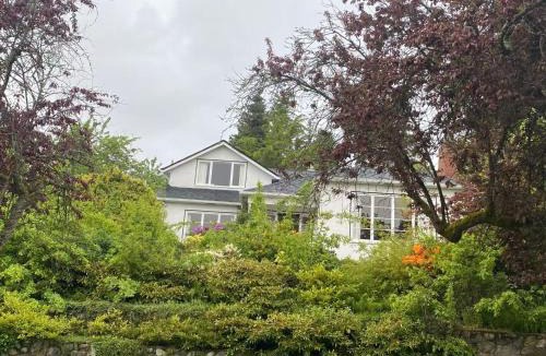 Dunbar House | Bright & Cozy Dunbar Home Close to UBC