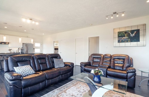 Union Bay House | Bright & Cozy Oceanview Getaway in Union Bay - 2 QUEEN BED/1BATH