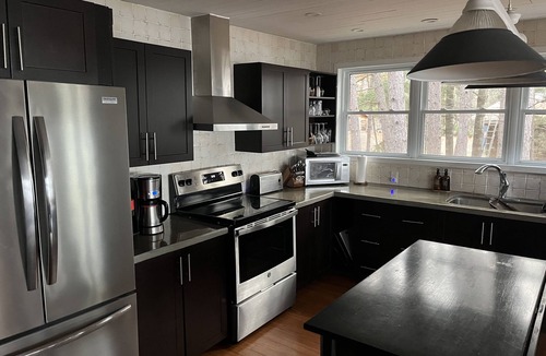 Killaloe Cottage | Bright family cottage on Round Lake with beautiful views!