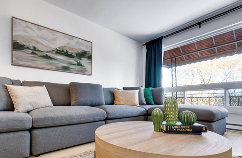 Cartierville Apartment | Bright & Large 3Br | Personal Spa | Park View | Netflix