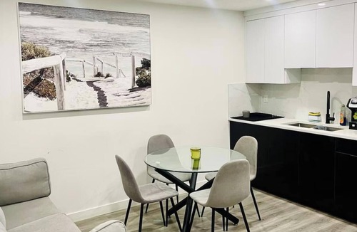 Calgary Apartment | Bright Modern 2BD Quiet Near airport Free Parking Brand new Biggest HUB
