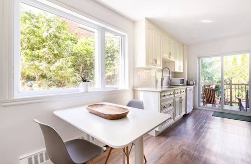 LaSalle Condo | Bright Riverfront 3-Bedroom Condo