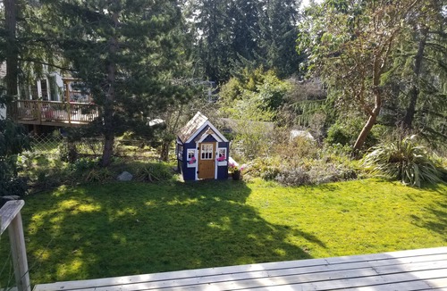 Saanich East House | BRIGHT, WATER VIEW WHOLE HOUSE