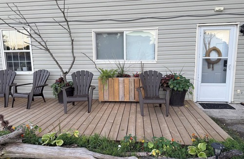 Louth Apartment | Brook’s Hollow: Cozy countryside retreat nestled within Niagara wine district