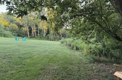 Louth Apartment | Brook’s Hollow: Cozy countryside retreat nestled within Niagara wine district