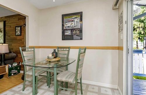 Metro Vancouver Regional District House | Budget Stay Near Langley Downtown- Year End Sale