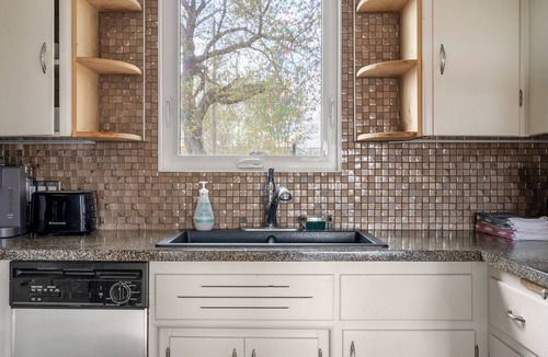 Inglewood House | Bungalow in Inglewood, Calgary, Near the Bow River