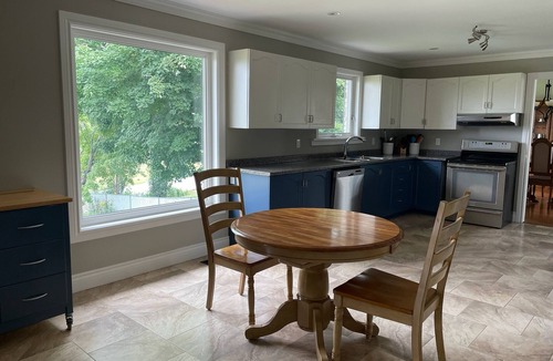 Smiths Falls House | Bungalow with Rideau River View – Available Oct-Apr
