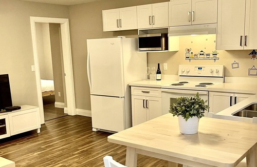 Burke Mountain House | Burke Mountain Suite. Central w/a view