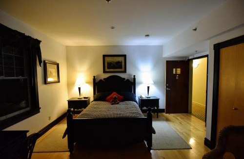 Burleigh Falls Hotel | Burleigh Falls Inn
