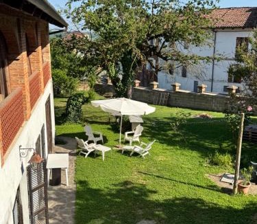Castell'Alfero House | Cà DiVino - Volte in mattoni, arte & giardino