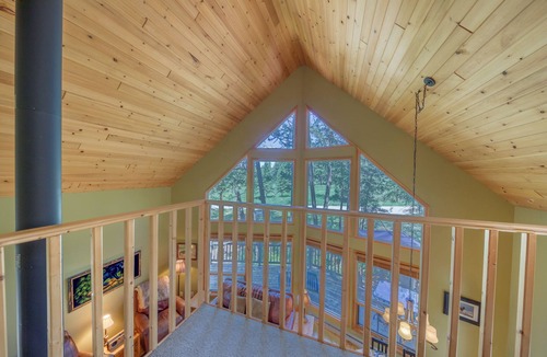 East Kootenay Cottage | Sable Pine Cabin | Sleeps 8 | Nature Trails | Wood Stove