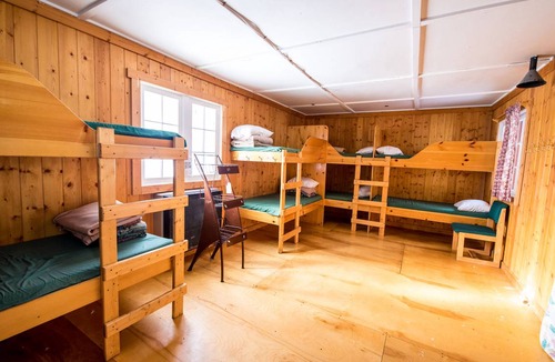Bow Lake Hostel | Hostel ∙ 8 guests