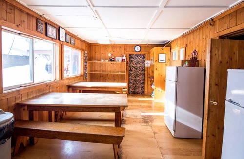 Bow Lake Hostel | Hostel ∙ 8 guests