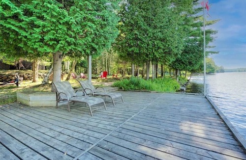 Rideau Lakes House | Lakeside Retreat with Private Dock | Brooks Bay Cottage