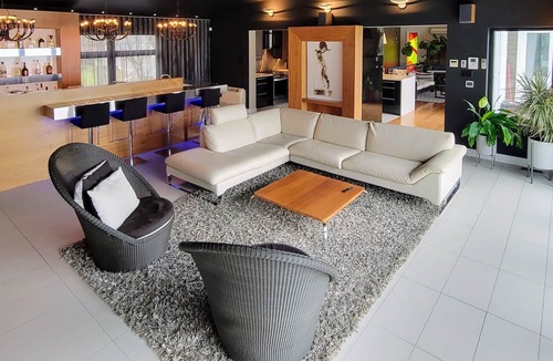 Saint-Nicolas House | Contemporary style with spectacular view 3-4 BR