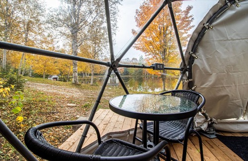 Notre-Dame-Auxiliatrice-de-Buckland Cabin | Unique dome experience: comfort, kitchen, lake, campfire. Open mid-May to Octobe