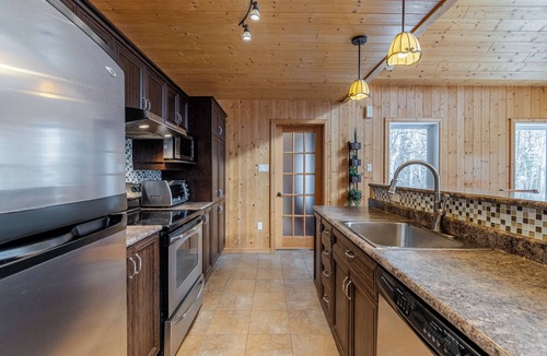 Petite-Riviere-Saint-Francois House | Le Rêveur ⎮Ski, Hot Tub, Fresh Air & Relaxation