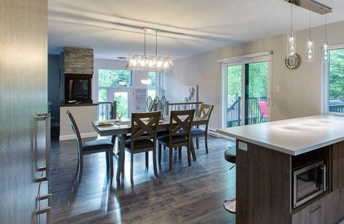 Petite-Riviere-Saint-Francois House | Mountain, Spa & Pool table - Maison des Erables