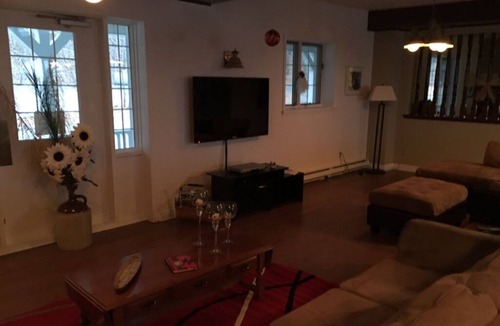 St-Francois-de-l'Ile-d'Orleans House | LA Maison Chaumonôt