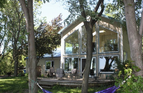 Saint-Georges-de-Clarenceville Ski Chalet | Lake Champlain Oasis