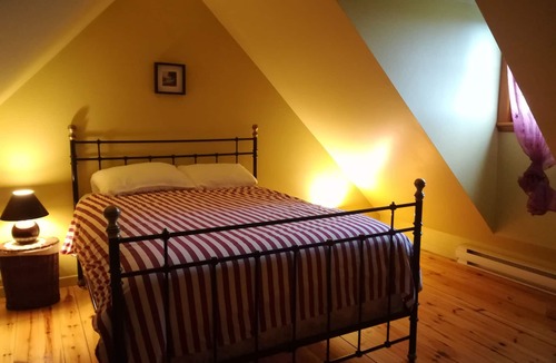Saint-Laurent-de-l'ile d'Orleans House | The river house in the fields