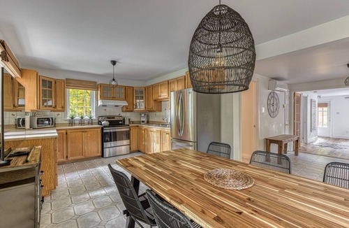 Saint-Laurent-de-l'ile d'Orleans House | Chalet bord de l'eau avec plage à deux pas de la ville Québec!