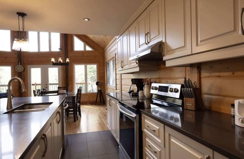 Sainte-Marguerite-du-Lac-Masson Ski Chalet | Edge of the lake Walfred - Spa - Mistral Club